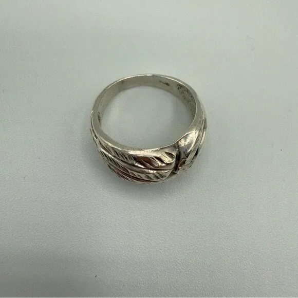 Silver Textured Ring Size 7.5 - Picture 13 of 13